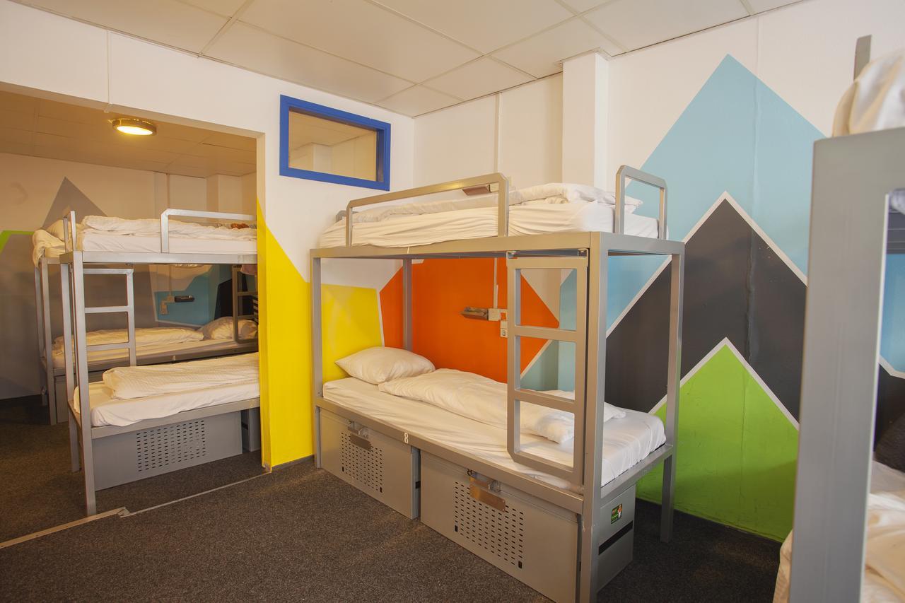 Bed in 14-Person Mixed Dormitory Room